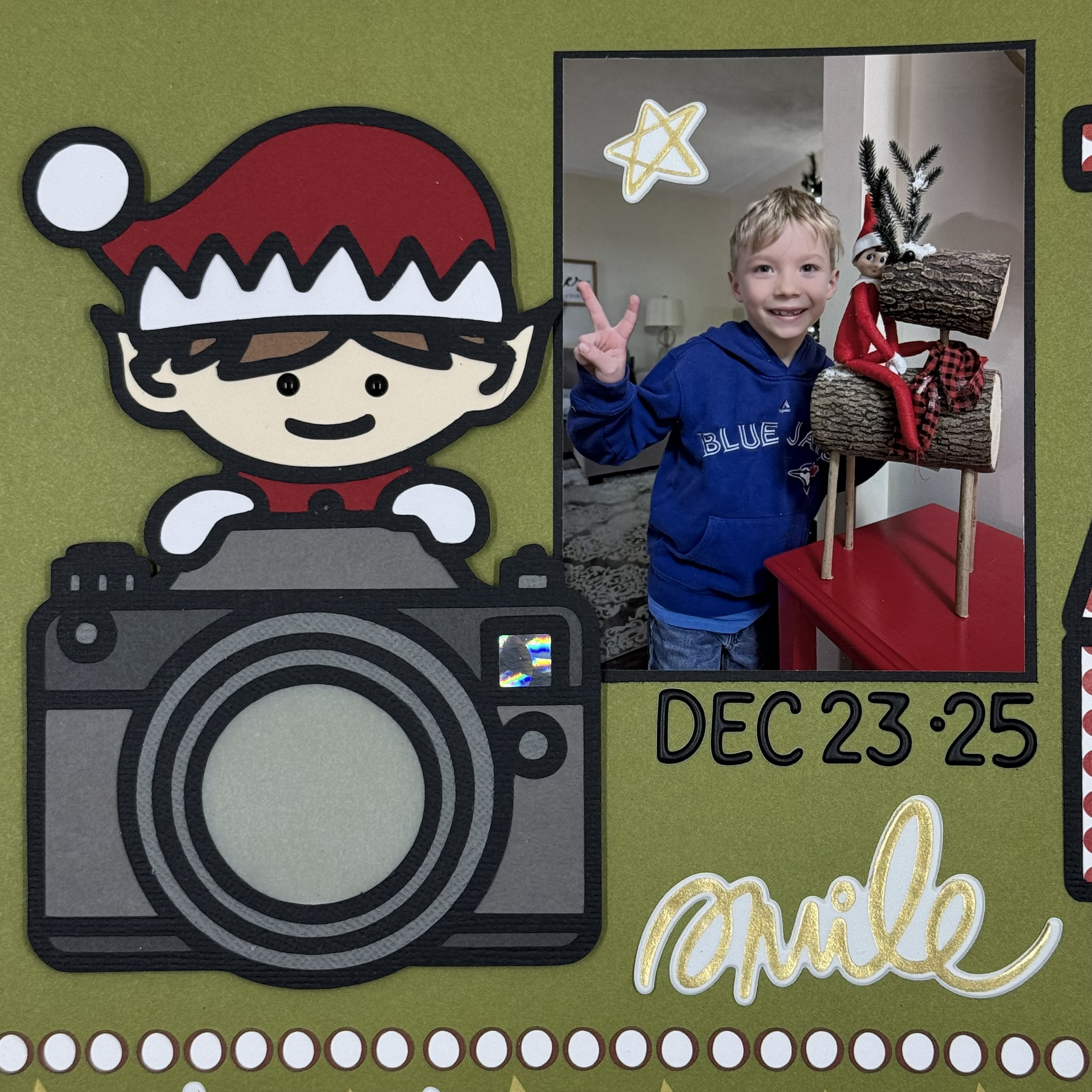 Ben & Cocoa Take An Elfie | DDDesignz